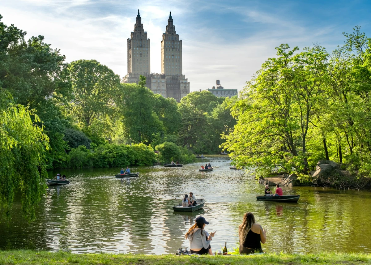 new york central park déli része a midtown és a billionaire's row felhőkarcolóival newyorkutazas.hu